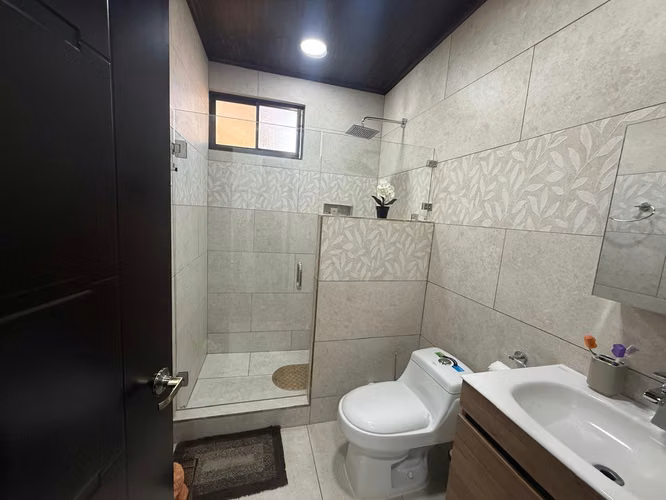 VENTA DE CASA MODERNA DE LUJO EN VENTA – FRAIJANES, ALAJUELA