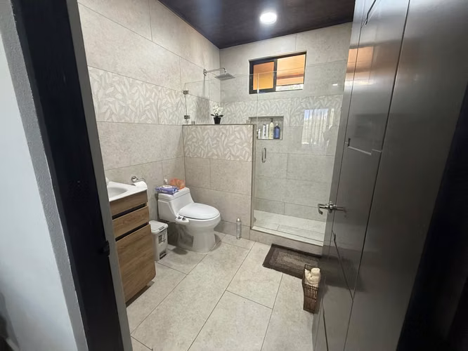 VENTA DE CASA MODERNA DE LUJO EN VENTA – FRAIJANES, ALAJUELA