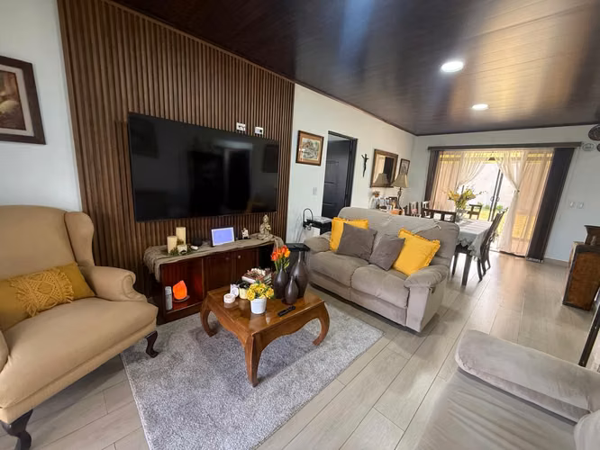 VENTA DE CASA MODERNA DE LUJO EN VENTA – FRAIJANES, ALAJUELA
