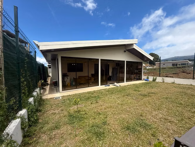 VENTA DE CASA MODERNA DE LUJO EN VENTA – FRAIJANES, ALAJUELA