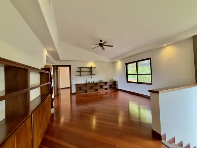 Casa para la venta o alquiler en Condominio con vista en Guachipelin - Imagen 10