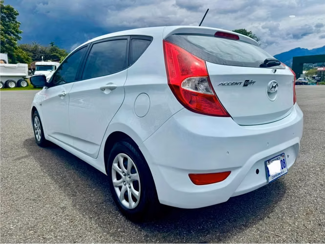 Hyundai Accent Tdi A/T 2014 - Imagen 3