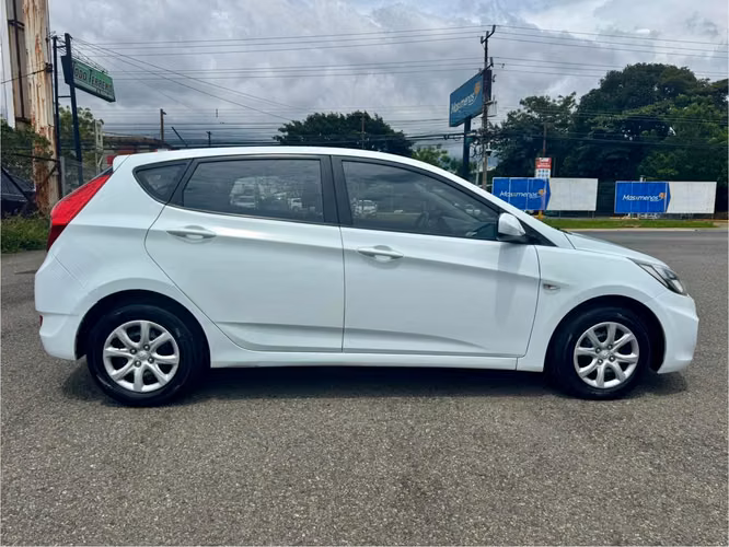 Hyundai Accent Tdi A/T 2014 - Imagen 2