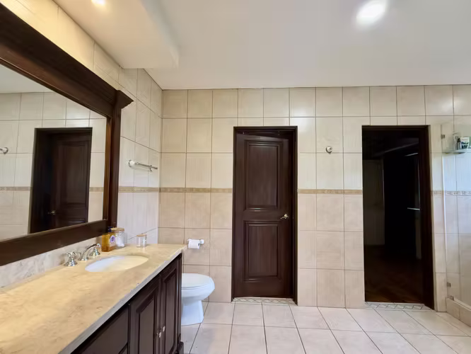 Venta de casa independiente en San Antonio de Escazu