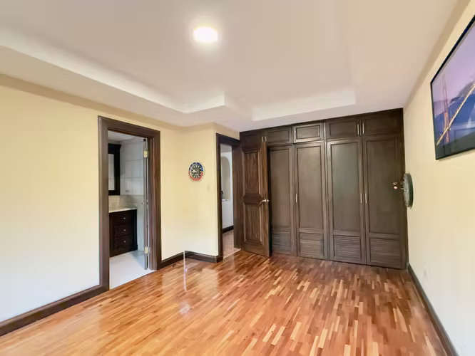 Venta de casa independiente en San Antonio de Escazu
