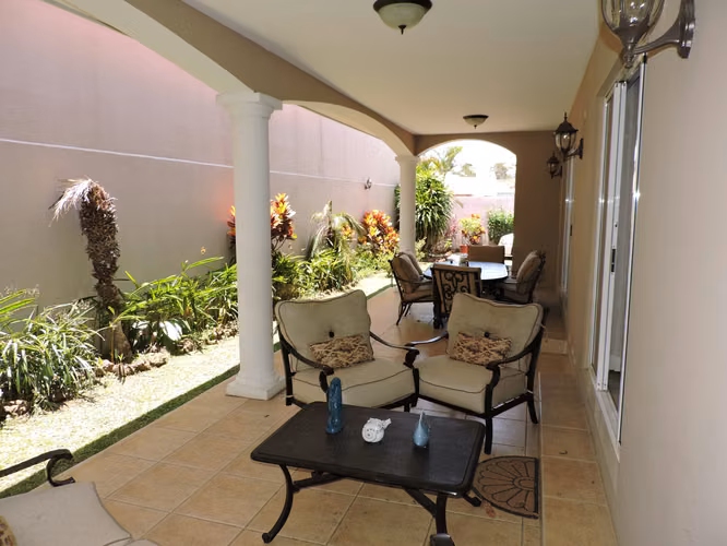 Casa en Alquiler en Heredia Ciudad Cariari - Amueblada y servicios incluidos - Imagen 17