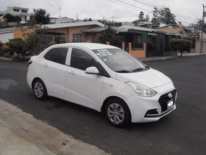 Hyundai Grand i10 Sedan Automatico 2018