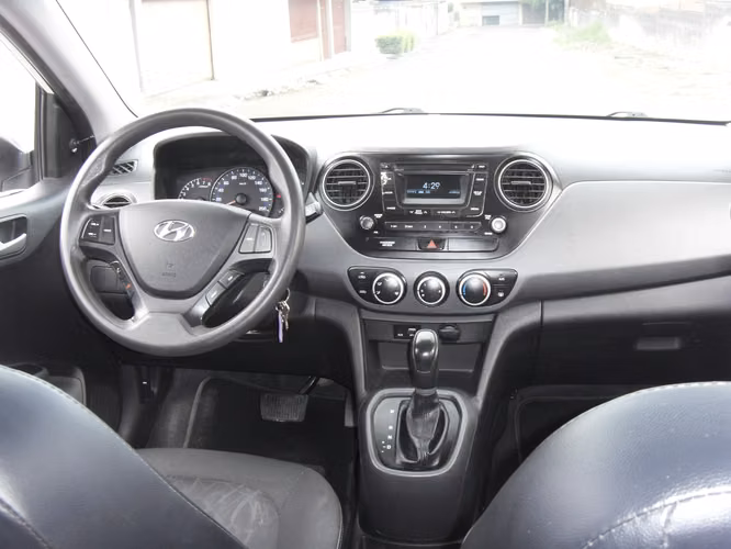 Hyundai Grand i10 Sedan Automatico 2018