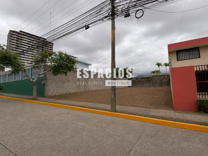 VENTA DE TERRENO EN ROHRMOSER