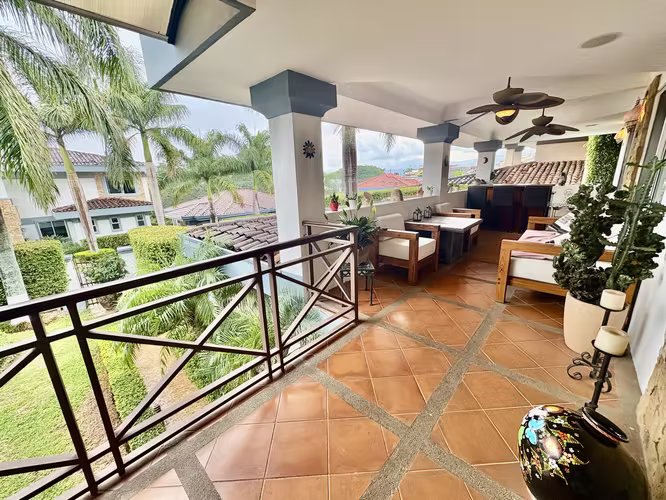 GUACHIPELIN ESCAZU! CASA ESTILO MEDITERRANEO  4 HAB + SERVICIO Y PISCINA PRIVADA