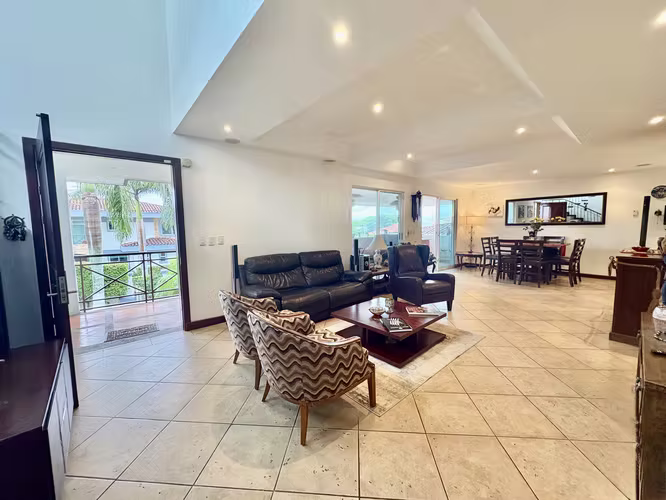 GUACHIPELIN ESCAZU! CASA ESTILO MEDITERRANEO  4 HAB + SERVICIO Y PISCINA PRIVADA