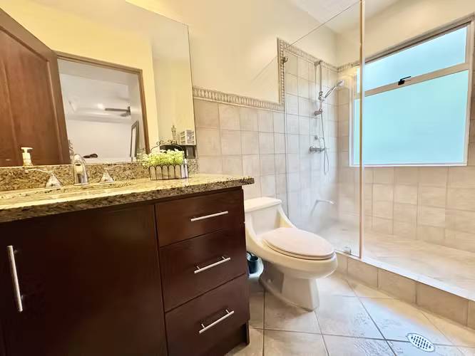 GUACHIPELIN ESCAZU! CASA ESTILO MEDITERRANEO  4 HAB + SERVICIO Y PISCINA PRIVADA