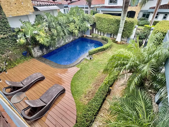 GUACHIPELIN ESCAZU! CASA ESTILO MEDITERRANEO  4 HAB + SERVICIO Y PISCINA PRIVADA