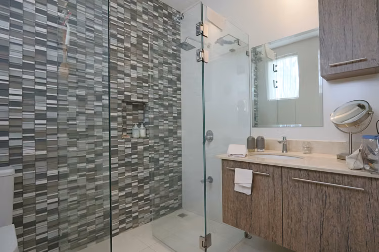 Venta Amplio Apartamento en Santa Ana