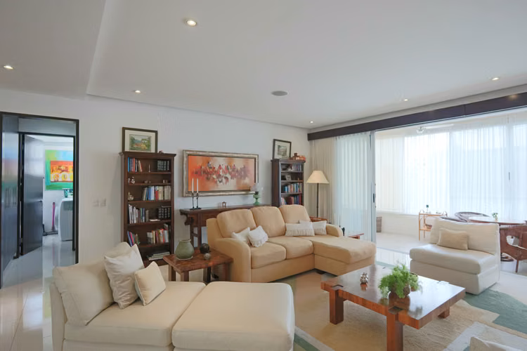 Venta Amplio Apartamento en Santa Ana