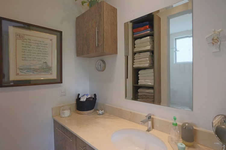 Venta Amplio Apartamento en Santa Ana