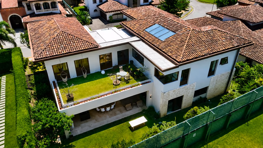 Venta de casa en condominio en Lindora - Imagen 2