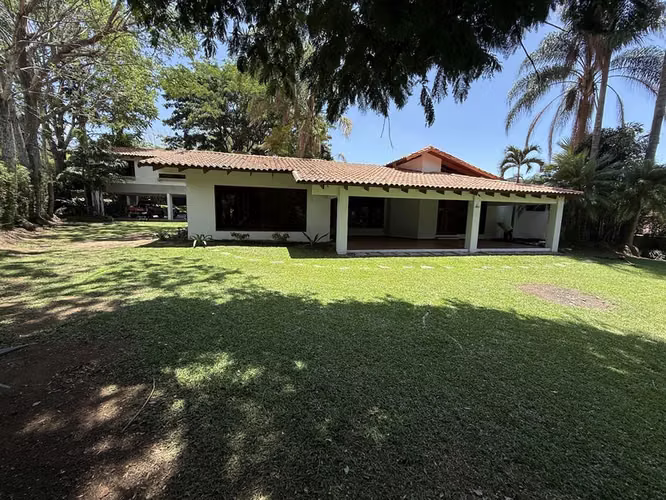 For Sale, Reduced! Large, Independent, 5B, 4.5B house in Jaboncillos, Escazu