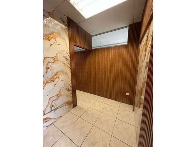 Alquiler o venta de oficina con preciosa vista a La Sabana. - Imagen 5