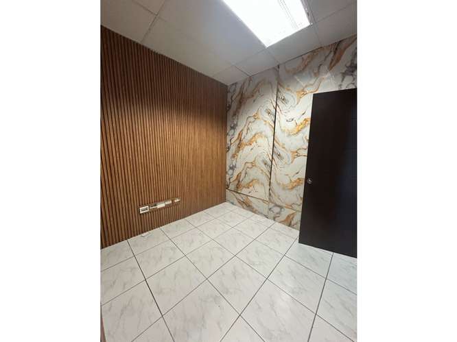 Alquiler o venta de oficina con preciosa vista a La Sabana. - Imagen 4