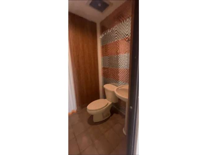 Alquiler o venta de oficina con preciosa vista a La Sabana. - Imagen 11