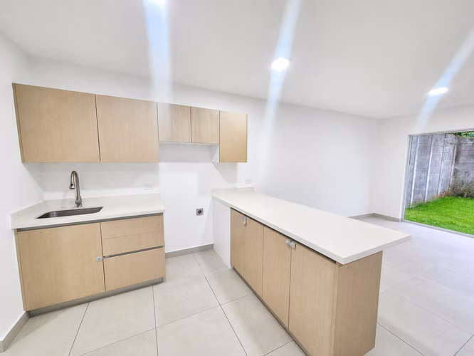 VENTA DE CASA, PARA INVERSIÓN, EN CONDOMINIO NAOS, 3 HABITACIONES - Imagen 5