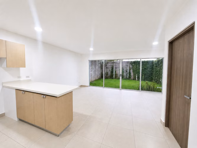 VENTA DE CASA, PARA INVERSIÓN, EN CONDOMINIO NAOS, 3 HABITACIONES - Imagen 3