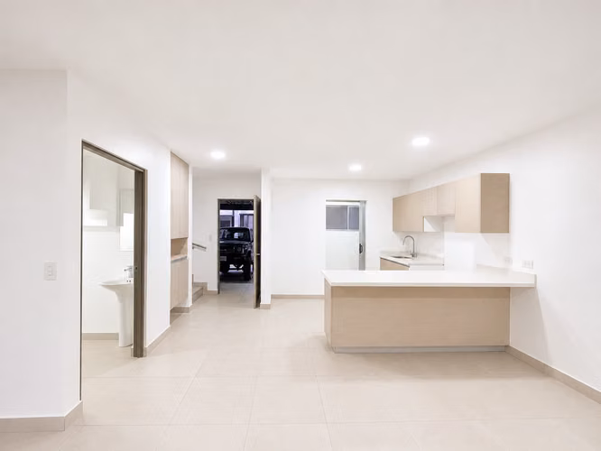 VENTA DE CASA, PARA INVERSIÓN, EN CONDOMINIO NAOS, 3 HABITACIONES - Imagen 4