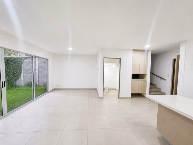 VENTA DE CASA, PARA INVERSIÓN, EN CONDOMINIO NAOS, 3 HABITACIONES - Imagen 2