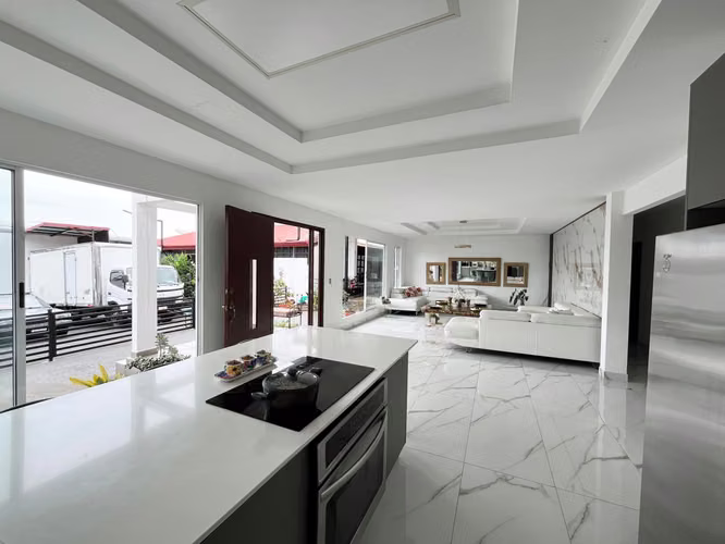Casa en alquiler en San Antonio Escazú - Imagen 4
