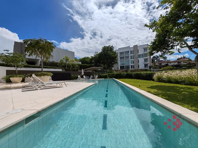 Apartamento Amueblado en  venta- Pent-house de Lujo en Guachipelín de Escazú