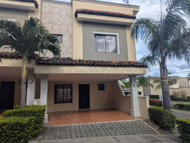 Venta de Casa en Condominio Santa Ana Hills Santa Ana Uruca