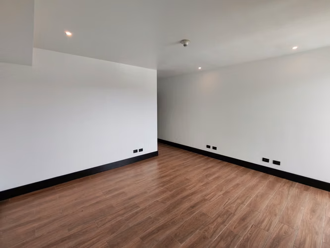 Se alquila Penthouse en Sabana Sur.