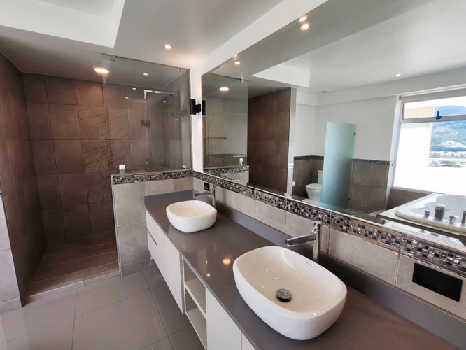 Se alquila Penthouse en Sabana Sur.