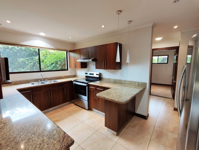 Se vende casa esquinera en Pozos de Santa Ana. - Imagen 7