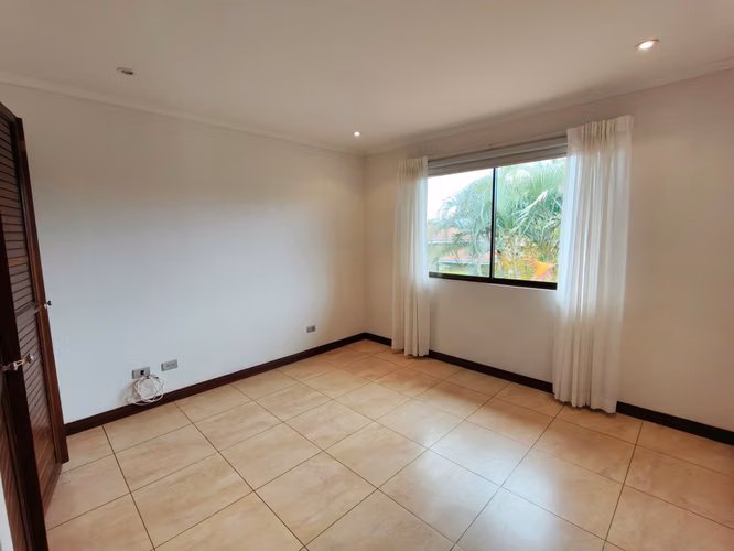 Se vende casa esquinera en Pozos de Santa Ana. - Imagen 19