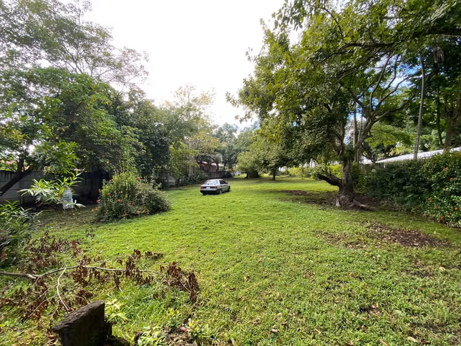 Lote frente a la playa de 3080m2 en Puntarenas