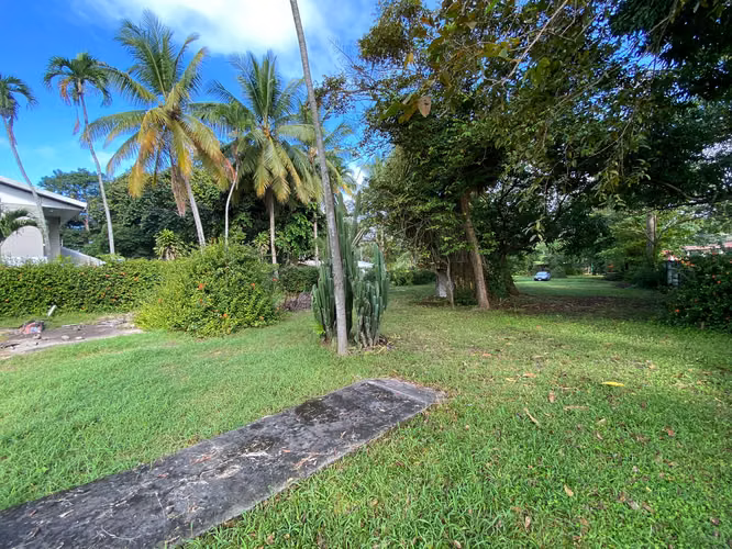 Lote frente a la playa de 3080m2 en Puntarenas