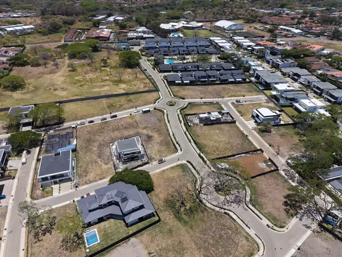 Se vende lote en Condominio Latitud Lindora - 1.429 m² - Imagen 10