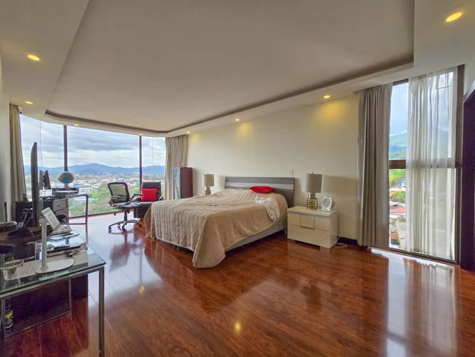 PENTHOUSE DE 3 HABIT. CON FULL VISTAS EN BELLO HORIZONTE ESCAZU