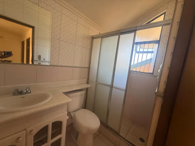 Venta de casa en Condominio Rocafort Guachipelín de Escazú. - Imagen 10