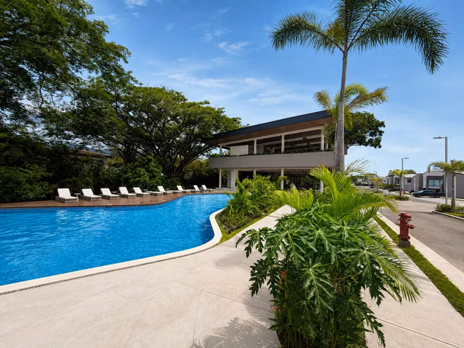 Casa en Alquiler en Lindora Village, Santa Ana