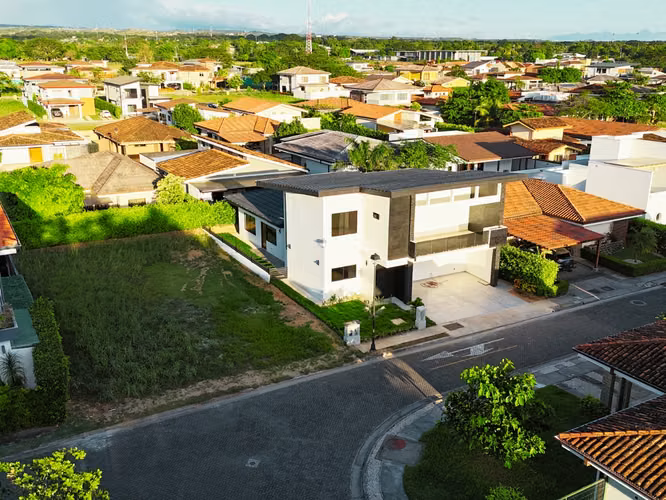 Casa moderna en venta en Condominio Parque del Encino, Liberia