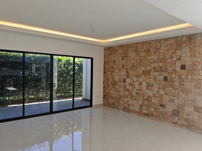 Casa moderna en venta en Condominio Parque del Encino, Liberia