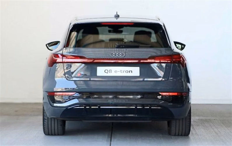 AUDI E-TRON 2024 AUTOMÁTICA ELÉCTRICO GRIS