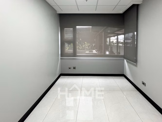 Oficinas en Alquiler en Edificio Momentum Pinares - Curridabat