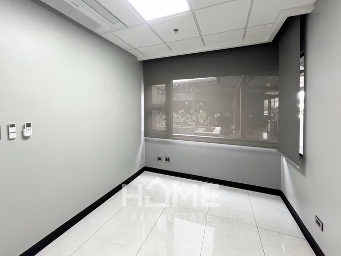 Oficinas en Alquiler en Edificio Momentum Pinares - Curridabat