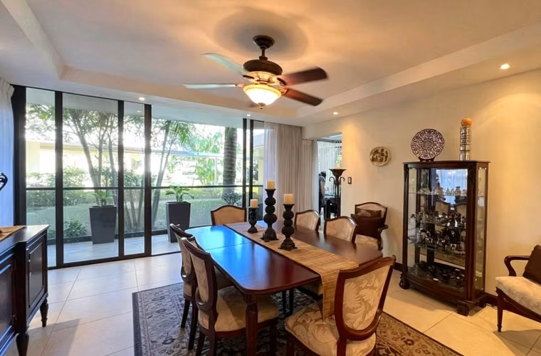 OPORTUNIDAD AMPLIO Y ELEGANTE APARTAMENTO EN VENTA EN ESCAZU MP-26-218 - Imagen 6