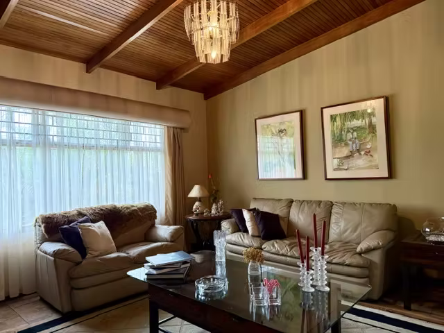 Casa en venta en Barrio Los Laureles, Escazú - Imagen 2