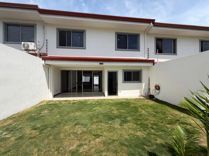 SE VENDE CASA EN SANTA ANA CENTRO! El hogar perfecto para tu familia  FV - Imagen 11